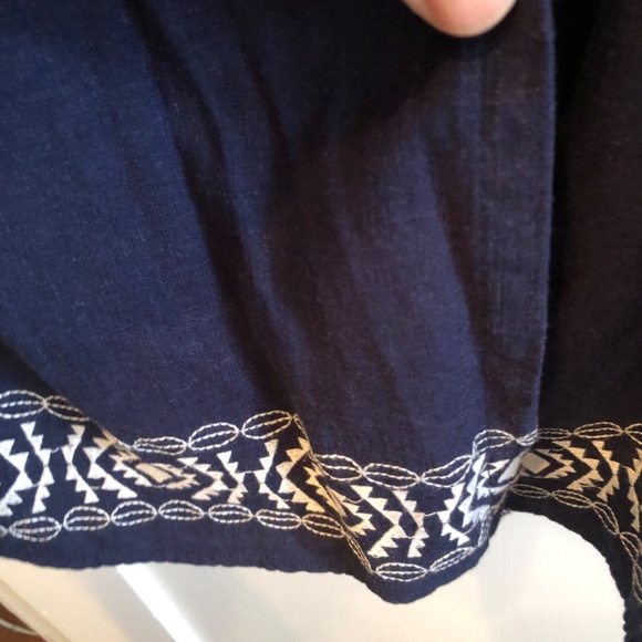 New Justfab size 2x overtop, blue with white embellishments, long sleeves - Picture 4 of 7